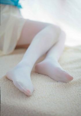 黄蓉解开乳罩喂奶老头_HD超清在线观看